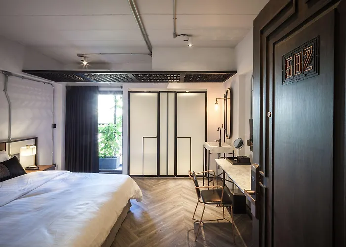 Hotel Ir-on