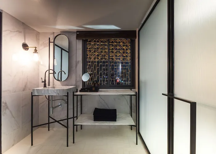 Hotel Ir-on